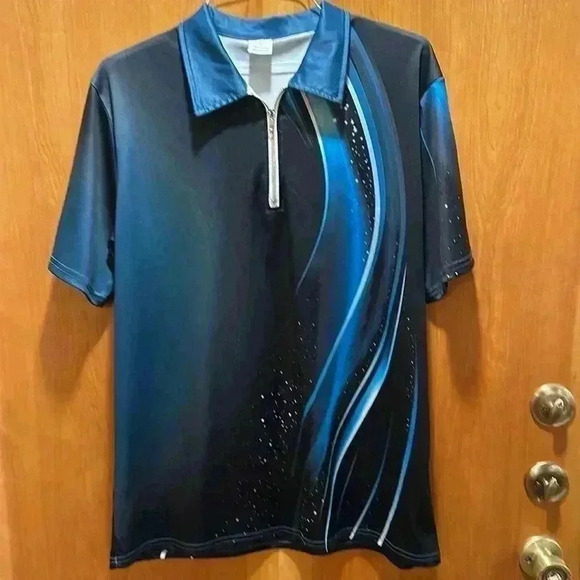 Zip down polo size large - Picture 1 of 6